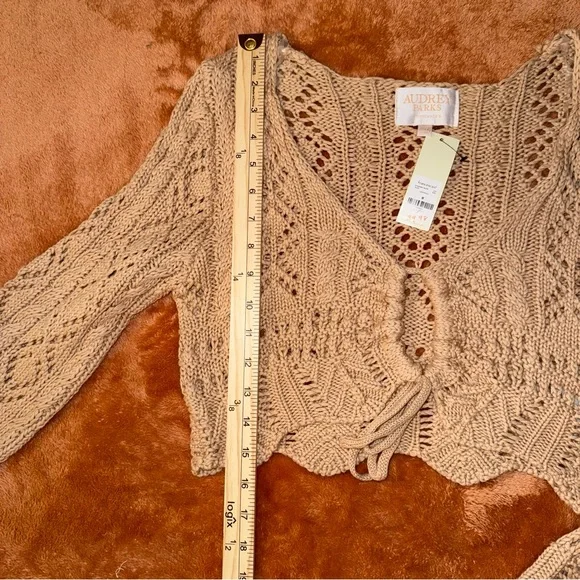 Audrey Parks - Francesca's - Beige Knit Cropped Sweater - Size Med - NWT - Picture 6 of 7